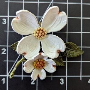 Elegant White Floral Brooch